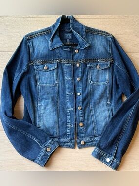 NWOT GUESS Studded Denim Jacket Blue Gold Hardware XL Classic Closet Staple